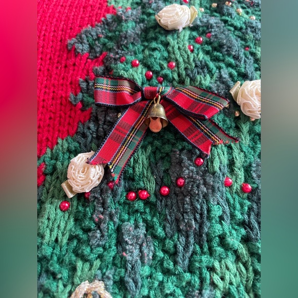 Ultimate Vintage Christmas Sweater - Picture 4 of 9